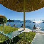Paradiso Отель Арона