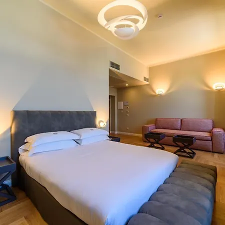 Paradiso 4*